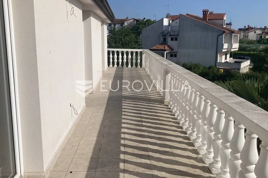 istra, funtana, kuća 580m2 na 500 metara od mora - slika 4