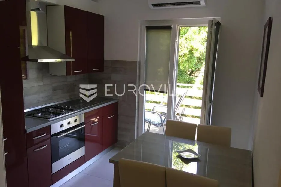 starigrad, tribanj, prostrana kuća s pogledom na more i šest apartmana - slika 43