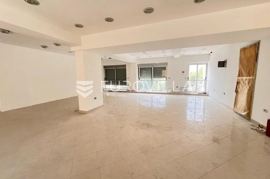 pula, centar, dugoročni najam prostranog poslovnog prostora, 1. kat, 103.35 m² - slika 2