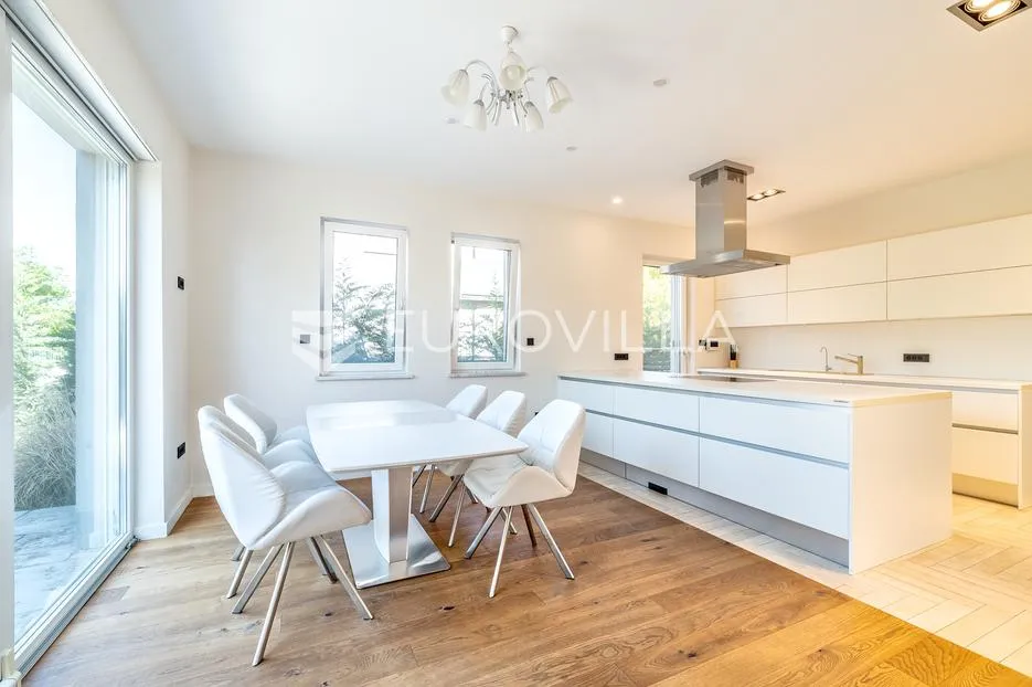 zagreb, blato, luksuzna dvojna kuća 320 m² - slika 3