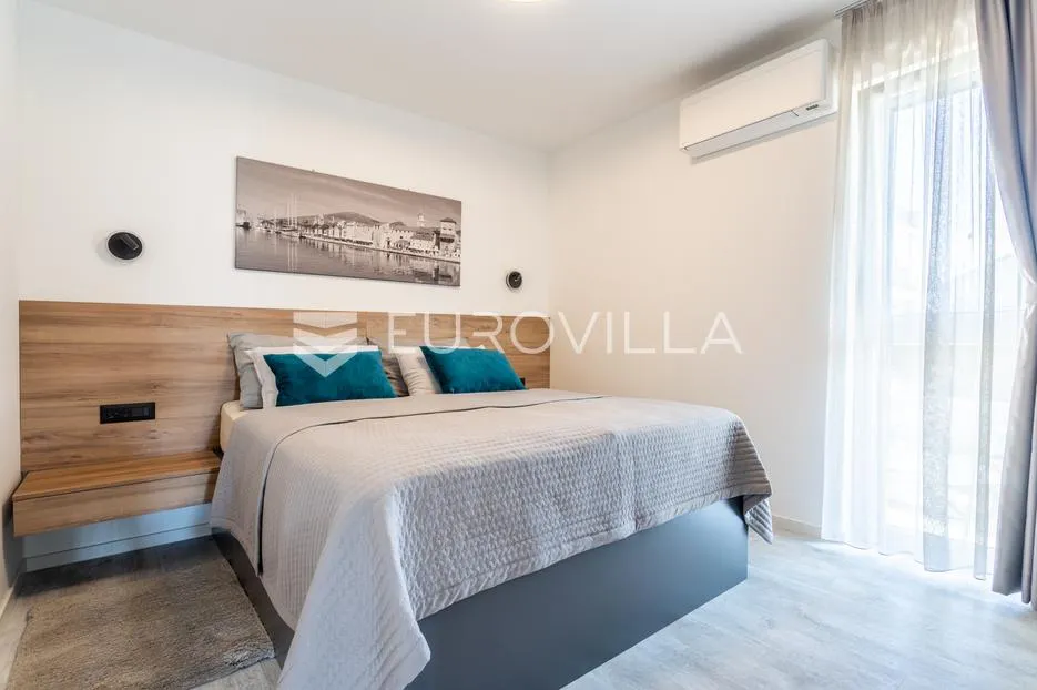 trogir, moderno uređen dvosoban stan s terasom - slika 6