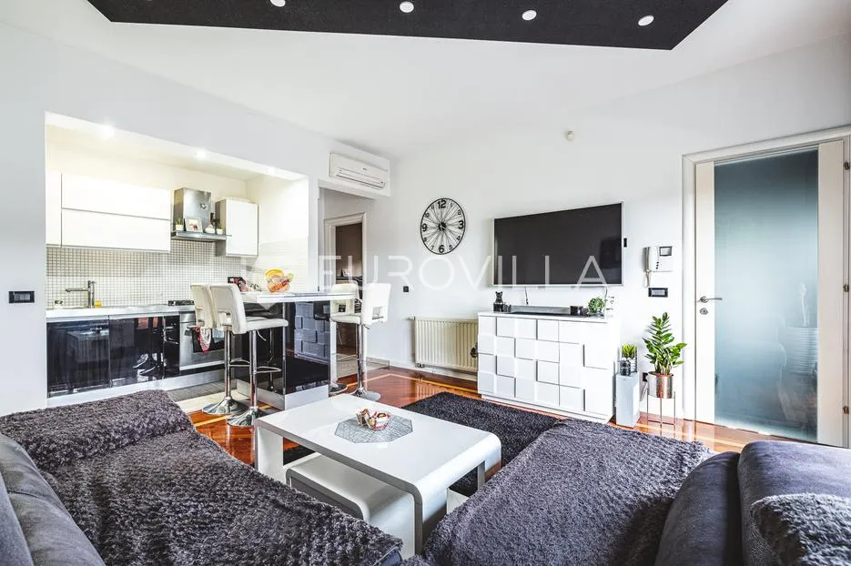 Zagreb, Mlinovi moderan trosoban stan 85 m²