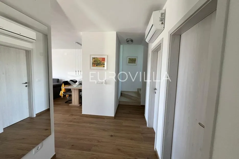 istra, umag, moderna dvojna kuća nkp 169 m2 s bazenom u mirnom okruženju - slika 6