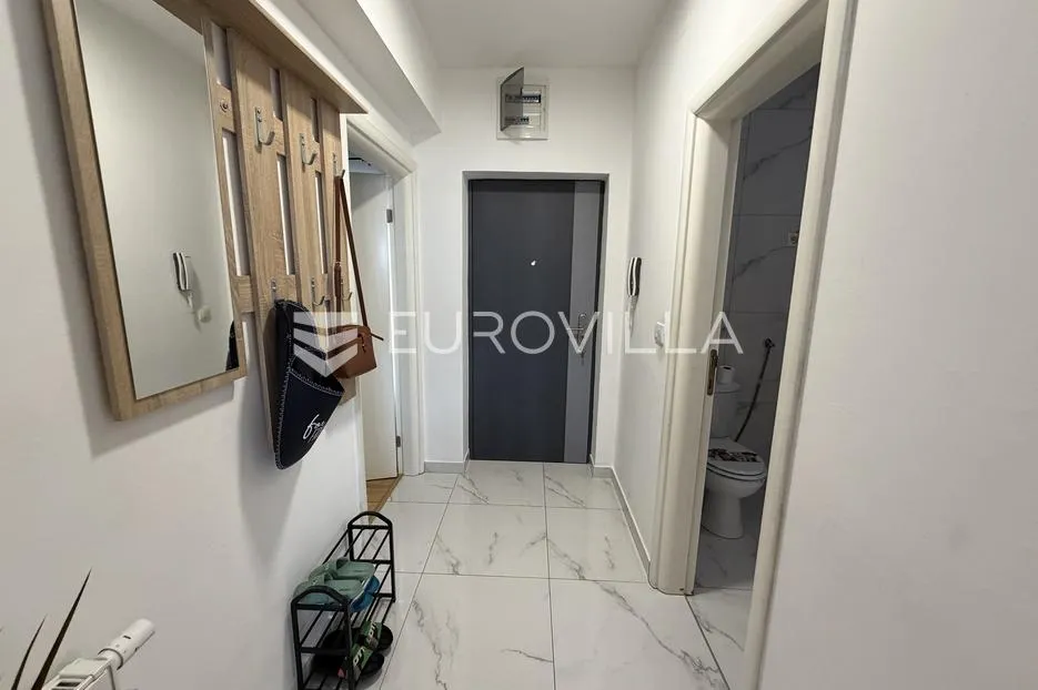 đakovo, centar, prostran trosoban stan od 112 m² u zgradi s liftom - slika 28
