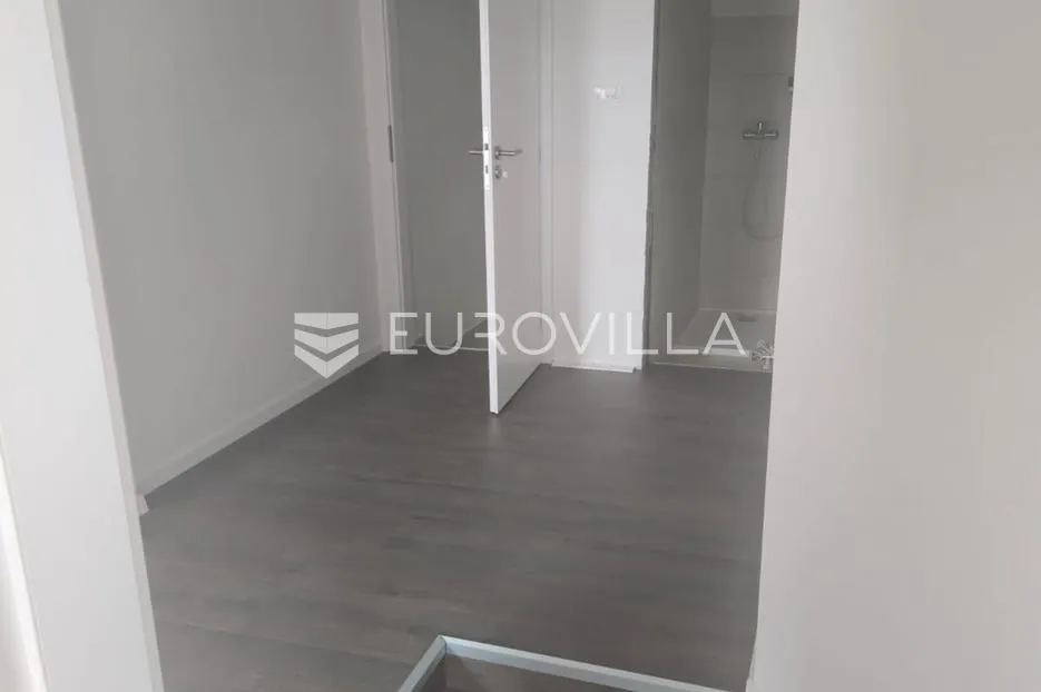 karlovac, zvijezda, poslovni prostor 51 m², novouređen, centar grada - slika 5