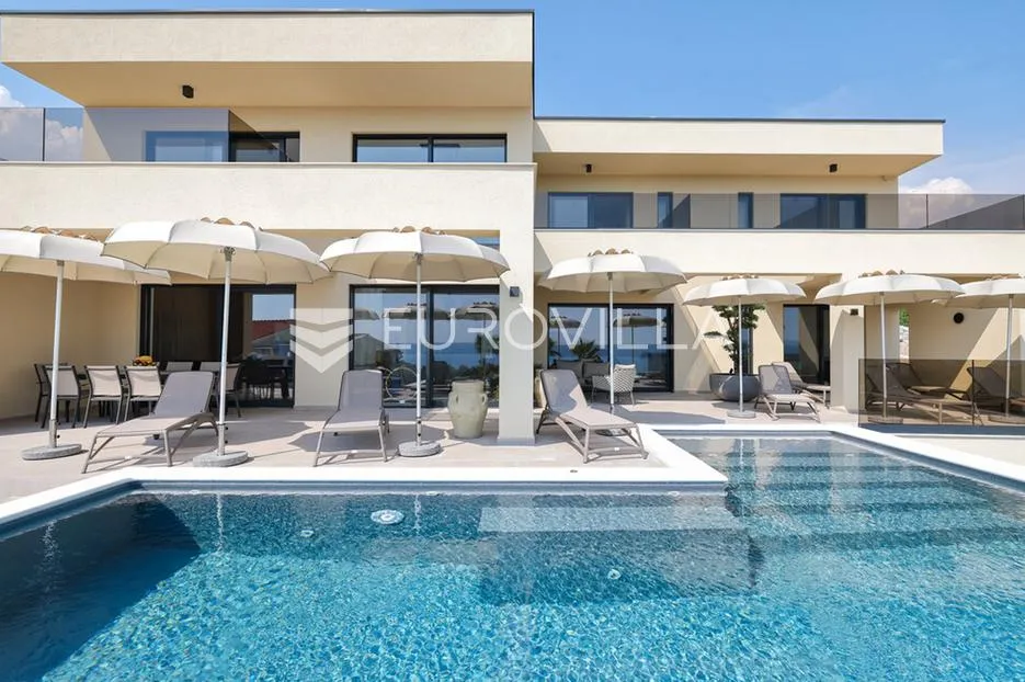 zadar, maslenica, luksuzna vila s bazenom i neometanim pogledom na more 254 m² - slika 15