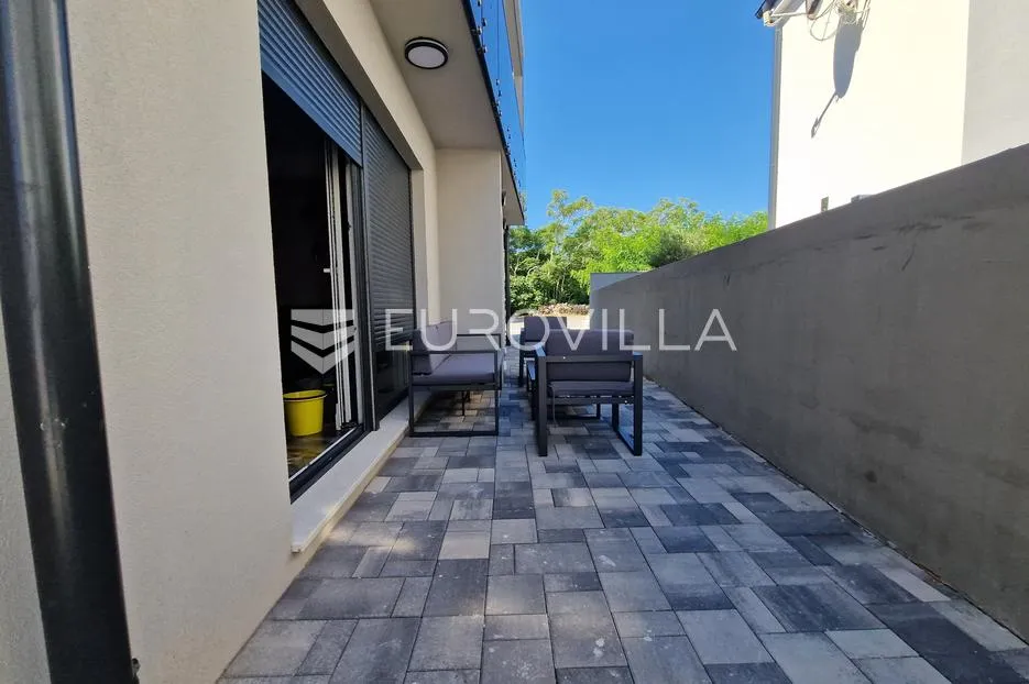 vir, moderan apartman s dvije spavaće sobe, terasom, vrtom i 2 parkirna mjesta, centar - slika 42