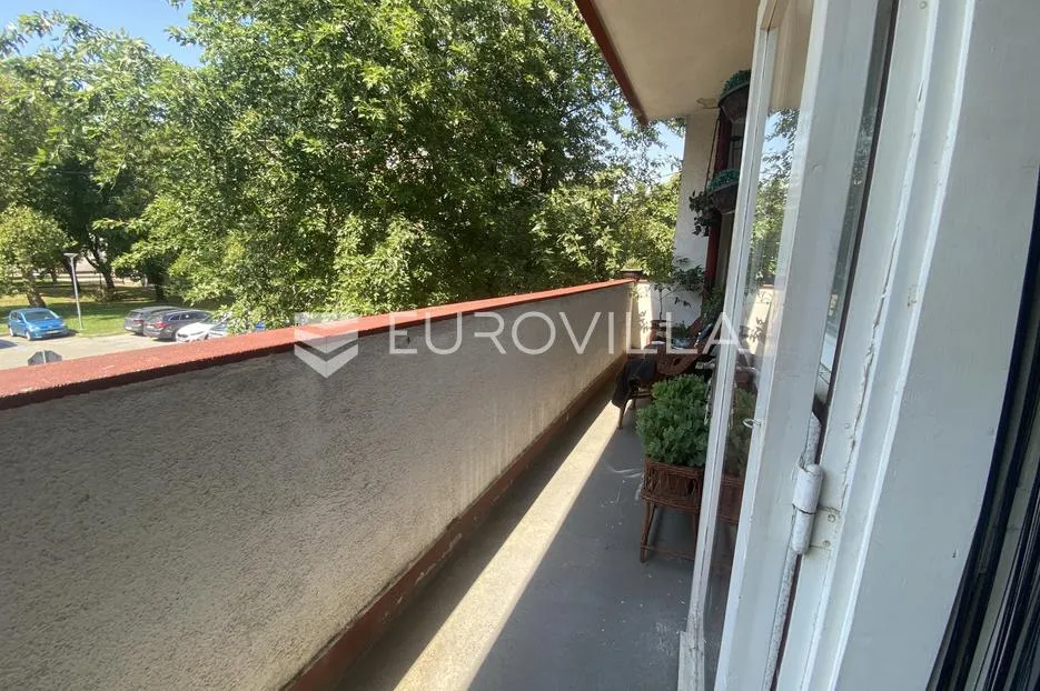 slavonski brod, centar obiteljska kuća s dva neovisna stana 180 m² - slika 14