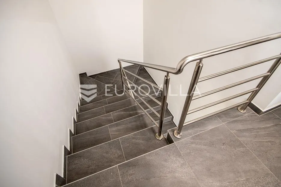 varaždin, centar, moderan stan površine 180,46 m² - slika 12