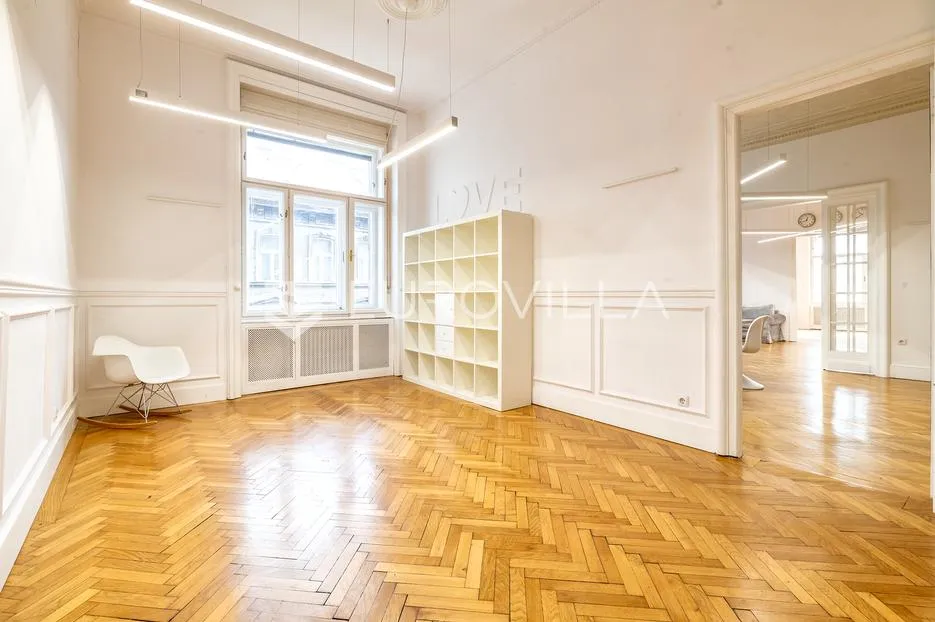 Zagreb, Centar, prekrasan građanski stan 136 m²