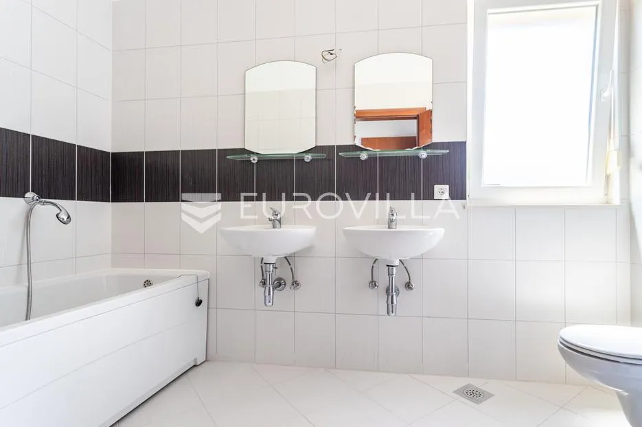 marina, penthouse s prekrasnim pogledom na more - slika 9