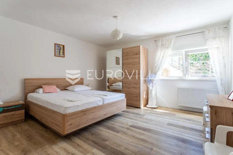 split, kamen, samostojeća kuća ukupne bruto površine 492 m² - slika 20