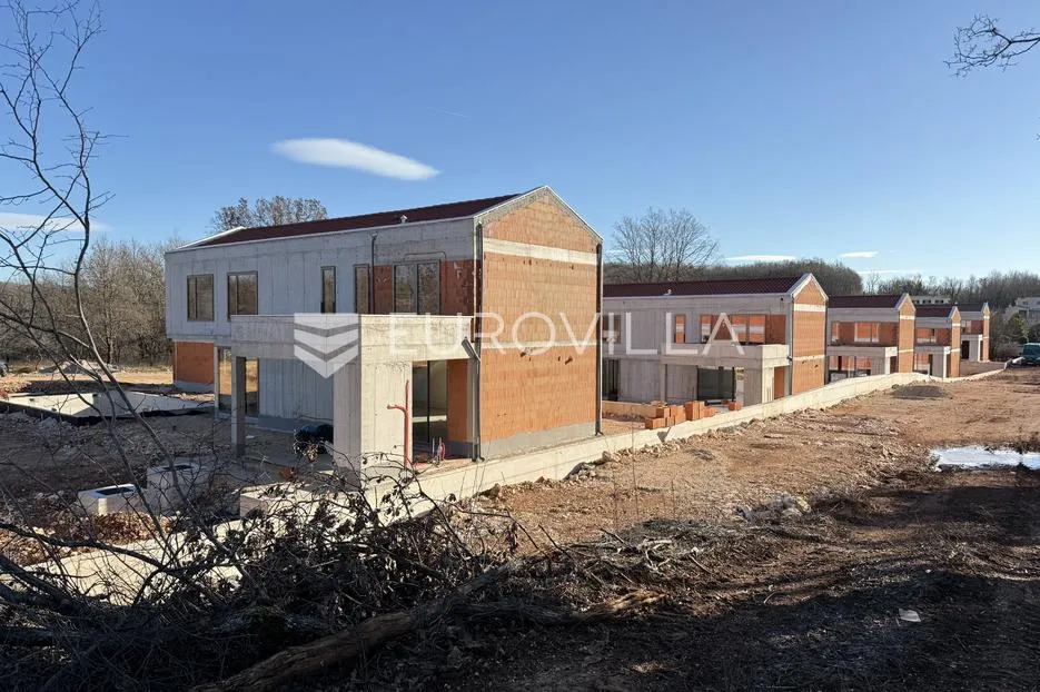 istra, labin - vrhunska moderna villa a, grijani bazen 48 m2, 2710 m2 uređene okućnice - slika 2