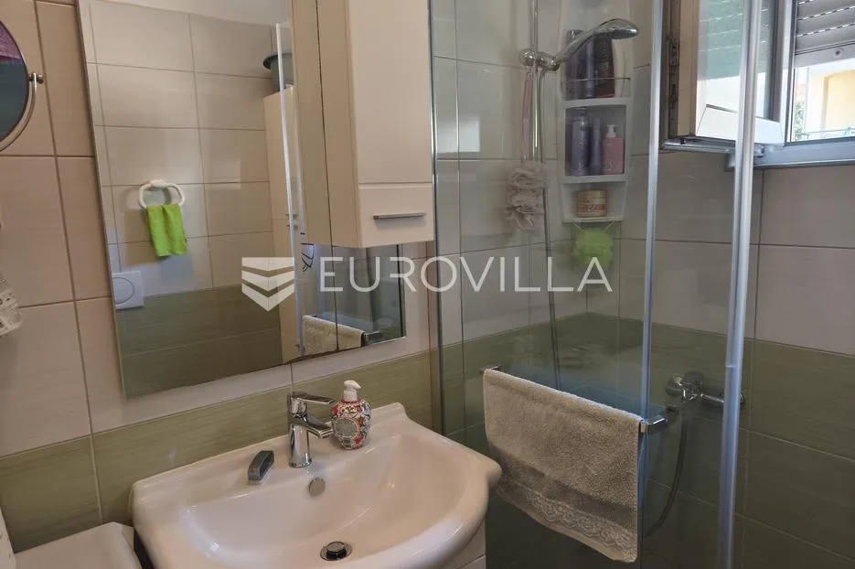 zadar, belafuža, namješten stan od 66 m² - slika 9