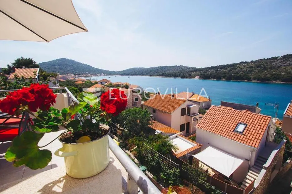 kaprije, prekrasna kuća s apartmanima, 180 m² - slika 45