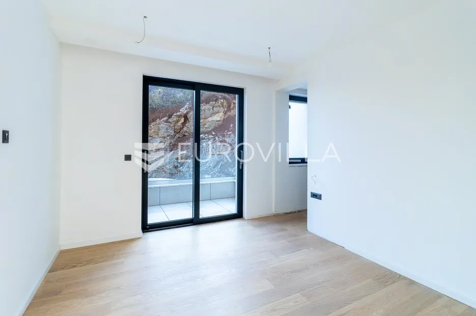 opatija, dvoetažni, četverosobni stan s pogledom na cijeli kvarner, 212,71 m² - slika 5
