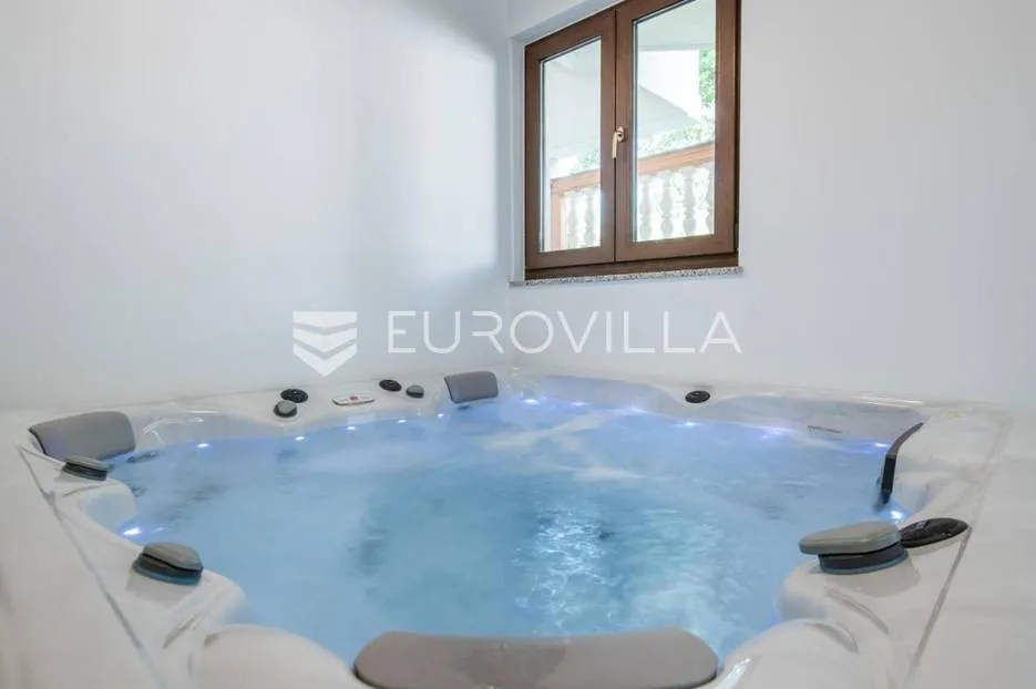 pula, apartmanska kuća s bazenom na uređenoj okućnici, 350 m od mora - slika 11