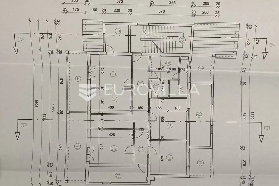 istra, funtana, kuća 580m2 na 500 metara od mora - slika 8