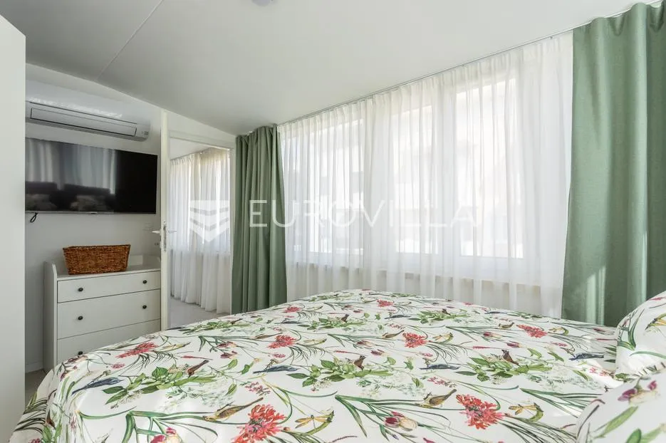 žnjan, moderan penthouse s prekrasnim pogledom na more - slika 10