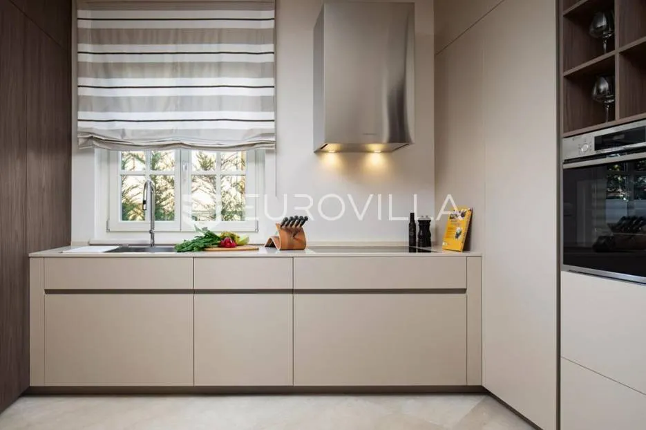istra, vabriga, ekskluzivna, unikatna vila bezvremenske ljepote 338 m² - slika 14