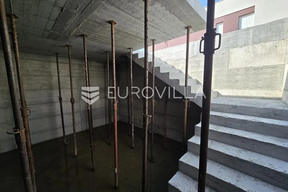 istra, ližnjan, građevinsko zemljište s građevinskom dozvolom i plaćenim komunalijama - slika 5