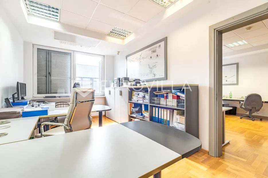 zagreb, radnička, uredski poslovni prostor 419 m² s parkirnim mjestima - slika 2