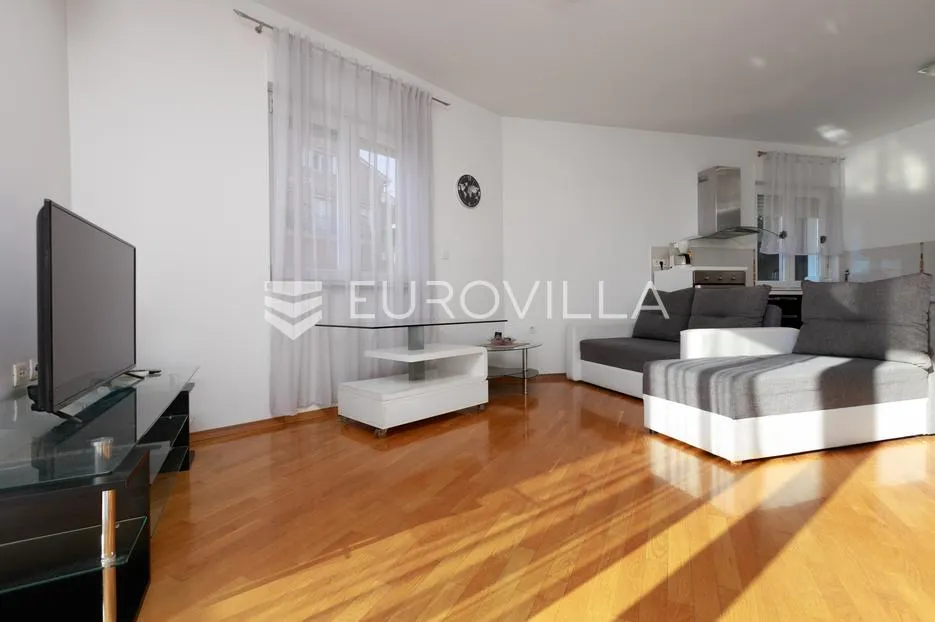 kastav, brestovice, četverosoban stan 110 m² s balkonom i otvorenim pogledom na more - slika 5
