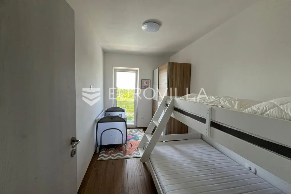 istra, umag, moderna dvojna kuća nkp 169 m2 s bazenom u mirnom okruženju - slika 12