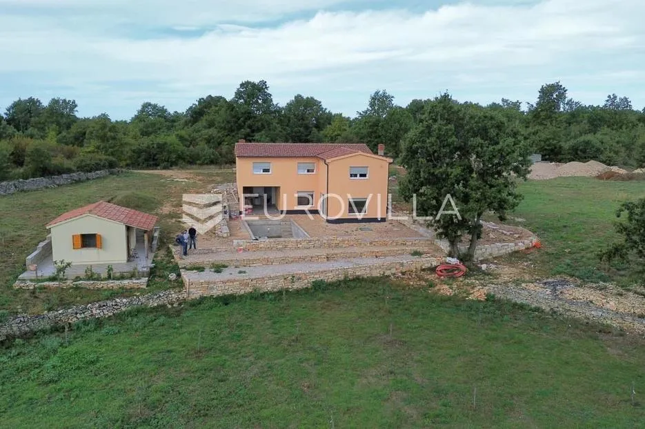 Istra, Štokovci, prostrana kuća s bazenom na osami - Štokovci, Svetvinčenat