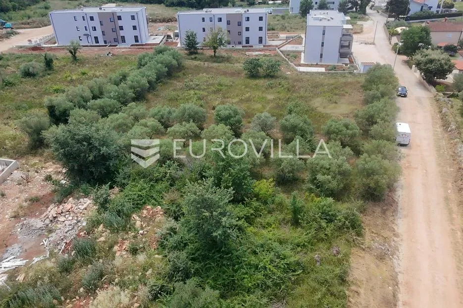istra, tar, građevinsko zemljište 3330 m2 - slika 5