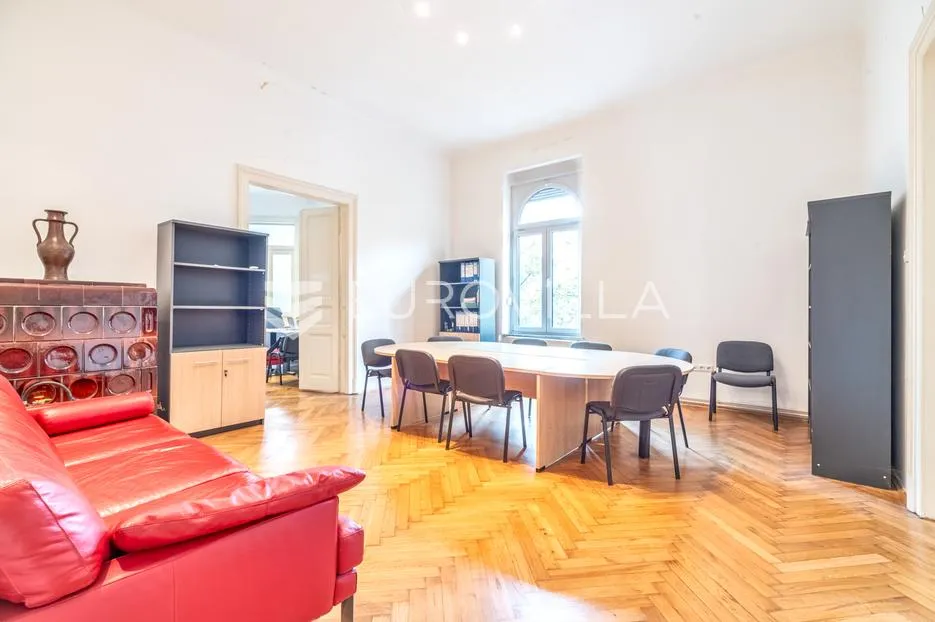 Zagreb, Centar, Gundulićeva, građanski stan 133 m² s tavanom 80 m² - Donji grad