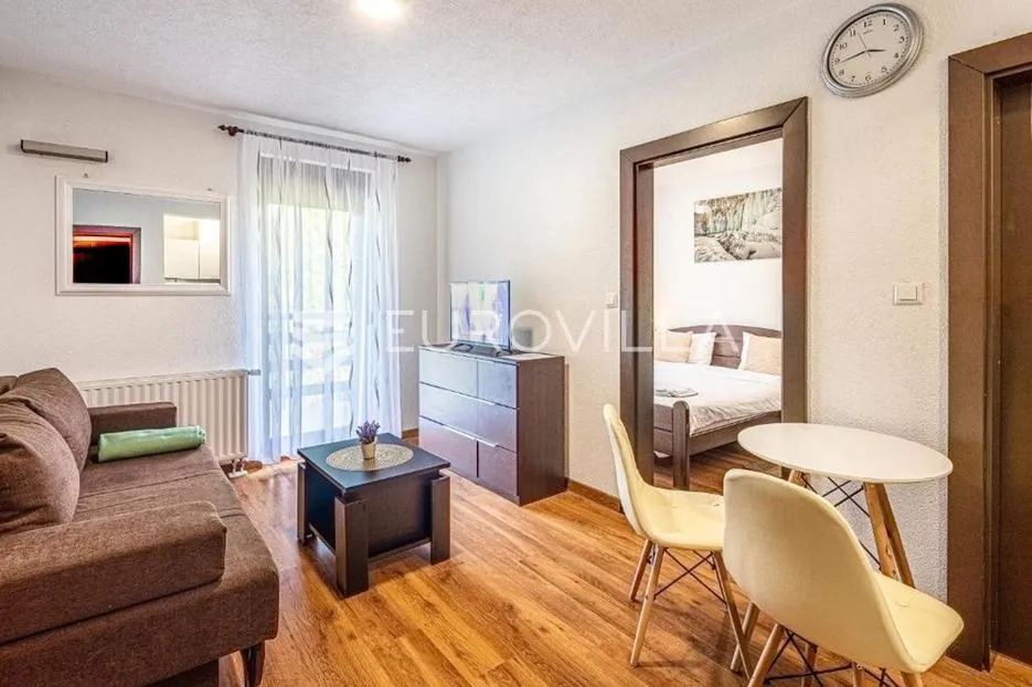 plitvička jezera, rudanovac, kuća 350 m², novouređena s 10 apartmana - slika 2