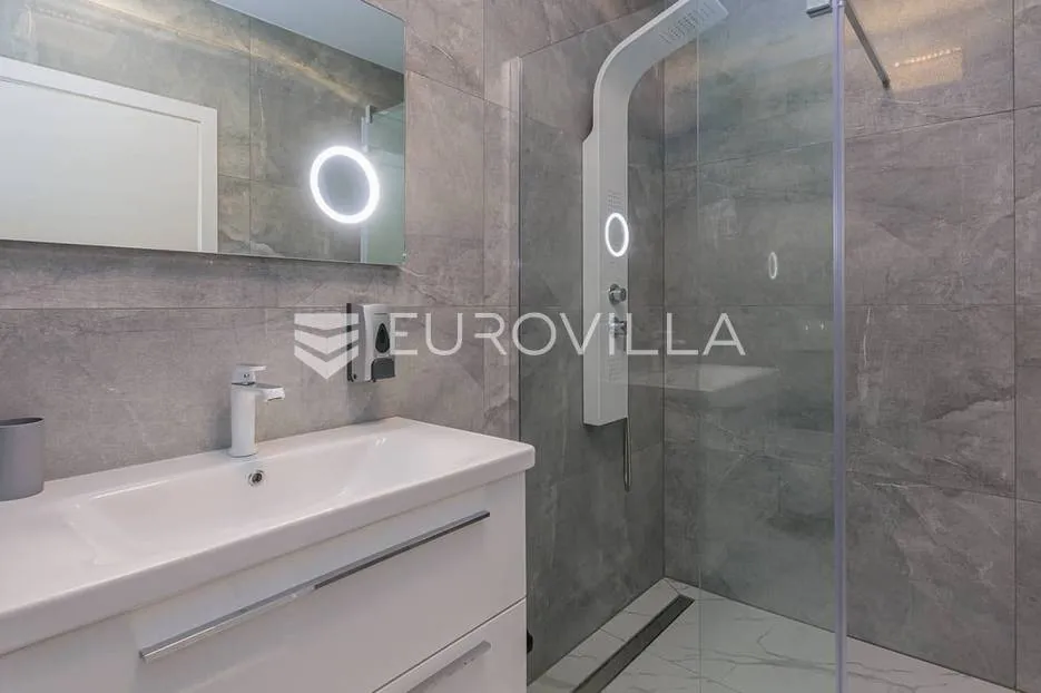 istra, juršići - prekrasna i moderna kuća 243 m2, bazen 40 m2, jacuzzi - slika 13