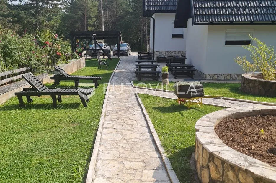 plitvička jezera, korenica, dvije kuće 470 m² - slika 8