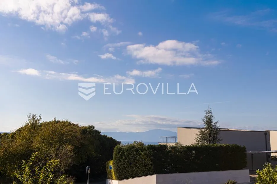 krk, malinska, trosoban stan 72 m² s privatnom okućnicom od 96 m² i parkingom - slika 20