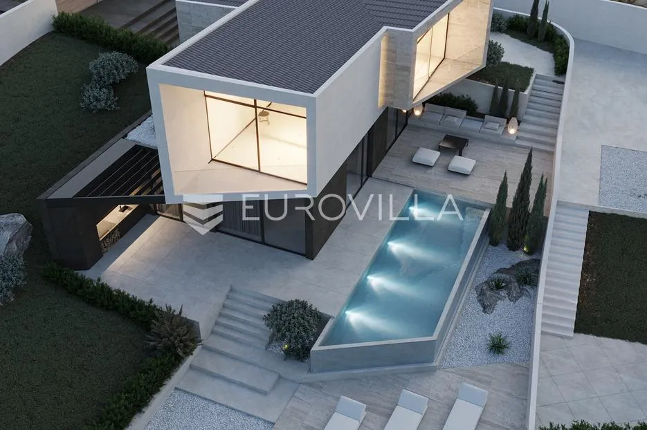Istra, Pićan, luksuzna, moderna i kvalitetna vila u novogradnji, mirna lokacija