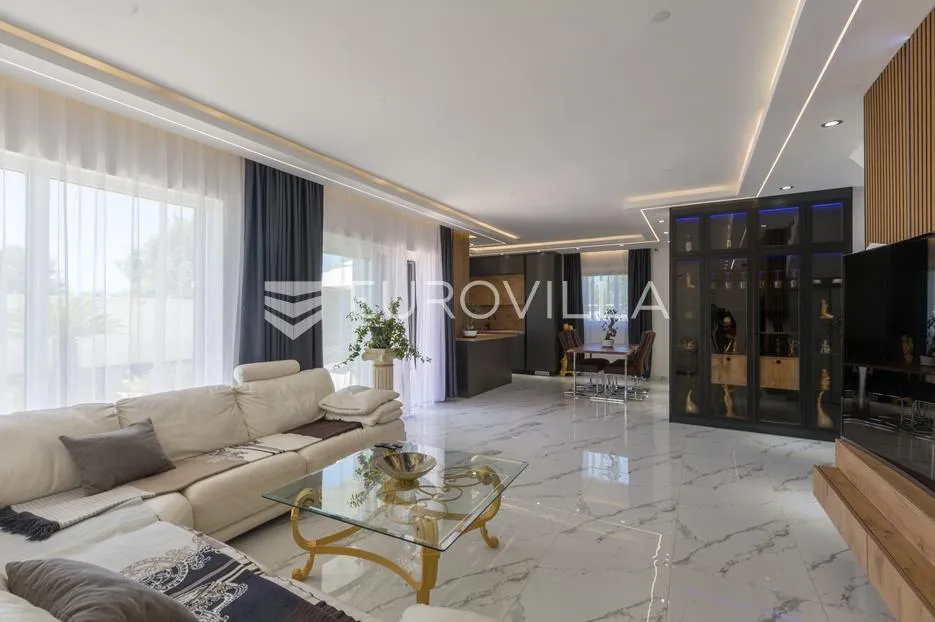 istra, medulin, moderna elegantna vila 200 m² blizu mora i plaža - slika 13