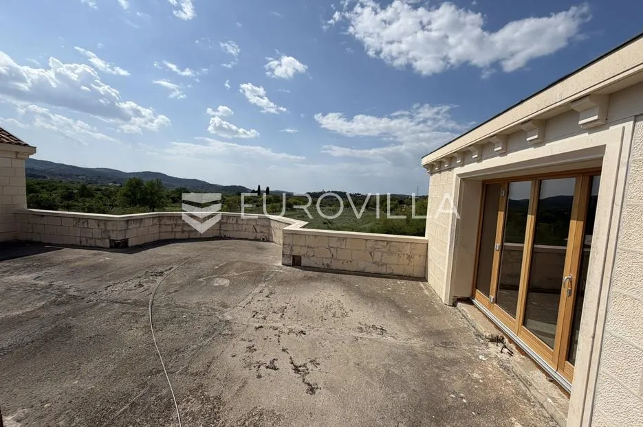 brač, nerežišća, kamena vila na prostranom imanju od 28.122 m² - slika 14
