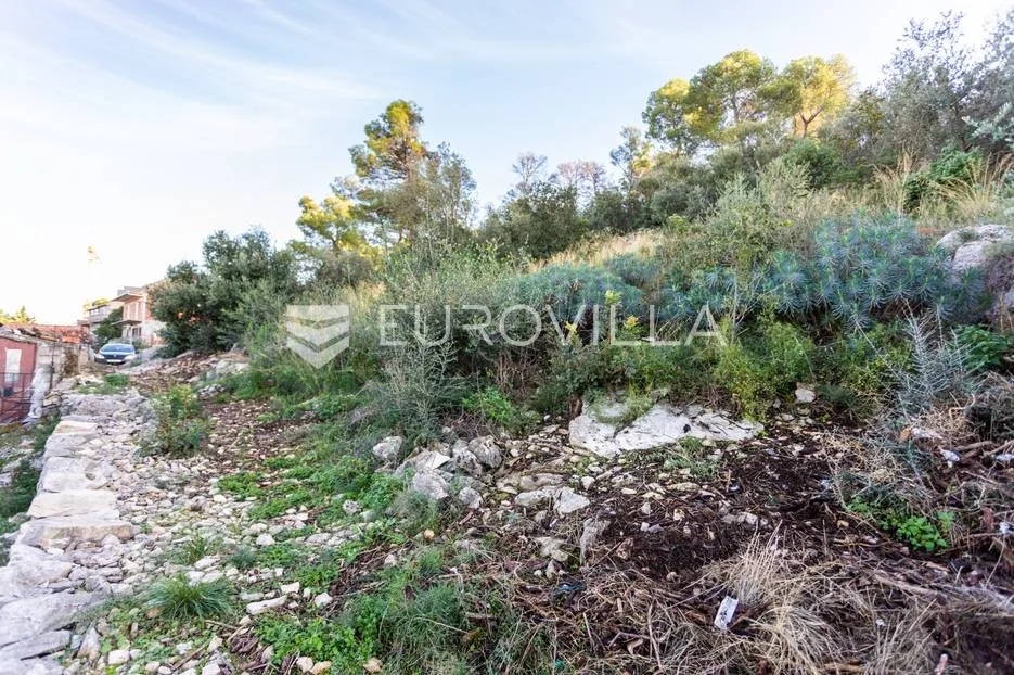 trogir, čiovo, građevinsko zemljište s pogledom na stari grad, ukupne površine 3.300 m² - slika 4