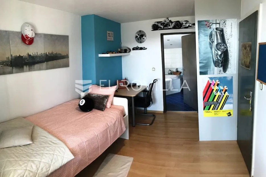 zagreb, gračani, predivna kuća od 289,18 m2 - slika 21
