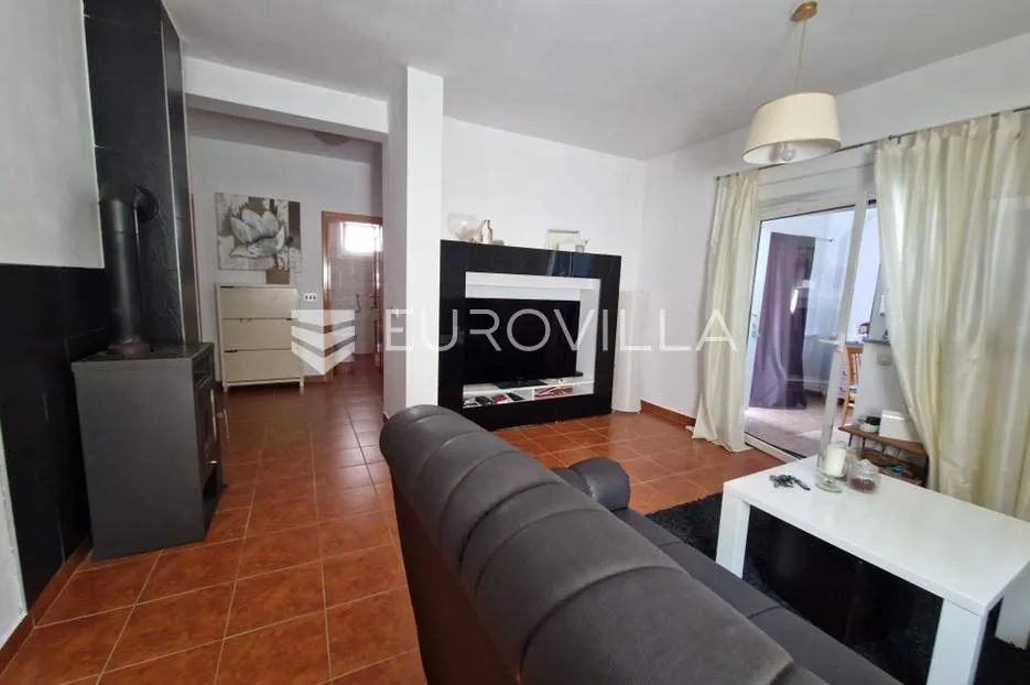 vir, 100m od mora, kuća s 4 apartmana i pogledom na more - slika 68