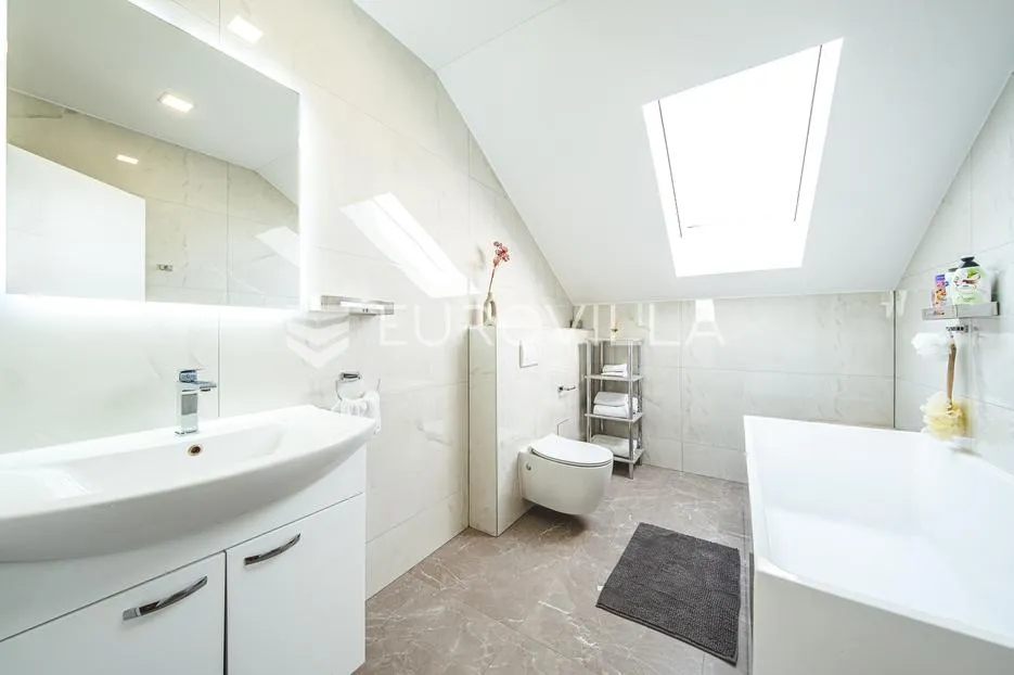 zagreb, podsused, predivna moderna kuća 278 m2 - slika 15