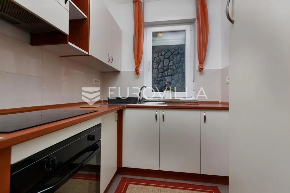 kastav, brestovice, trosoban stan 75 m² s velikom ograđenom terasom, dugoročni najam - slika 5