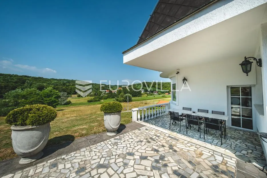 donja pušća, jedinstvena obiteljska villa, parcela 5000 m² - slika 78