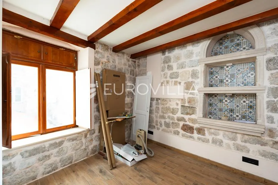 stari grad dubrovnik, renovirana kamena kuća - slika 2