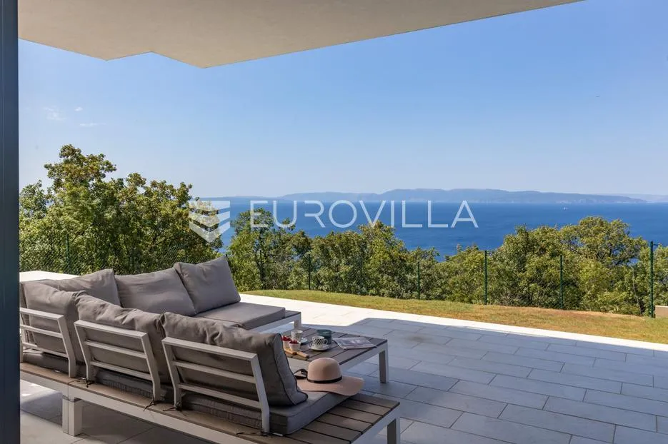 kostrena, luksuzna villa s panoramskim pogledom i bazenom - slika 9