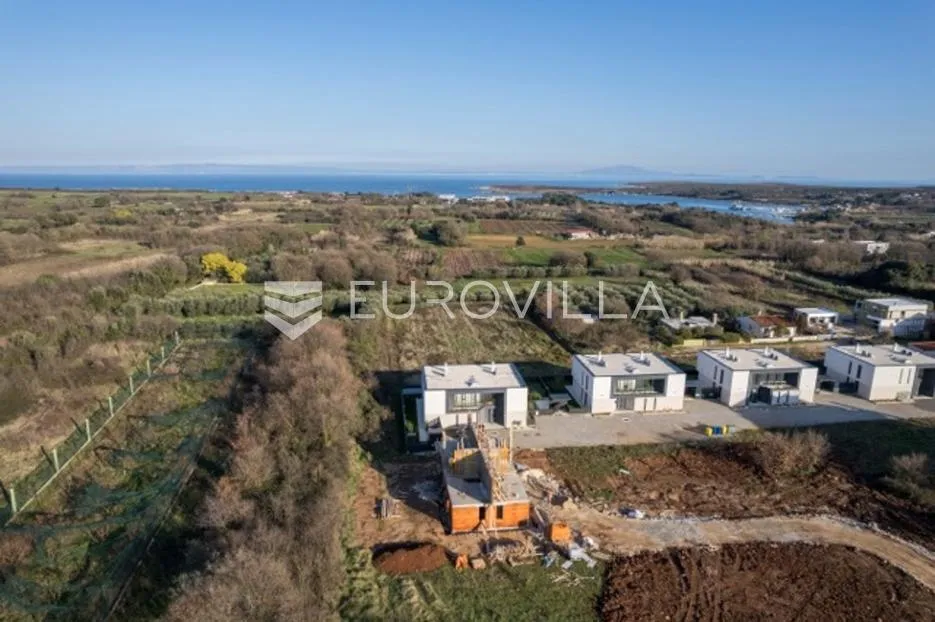 ližnjan, moderna novogradnja, stan s2 u prizemlju s vrtom 74 m², blizina mora - slika 15