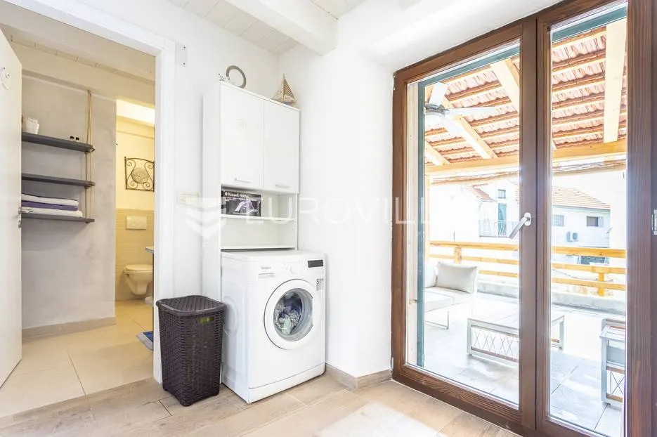hvar, vrbanj, renovirana kamena kuća - slika 20
