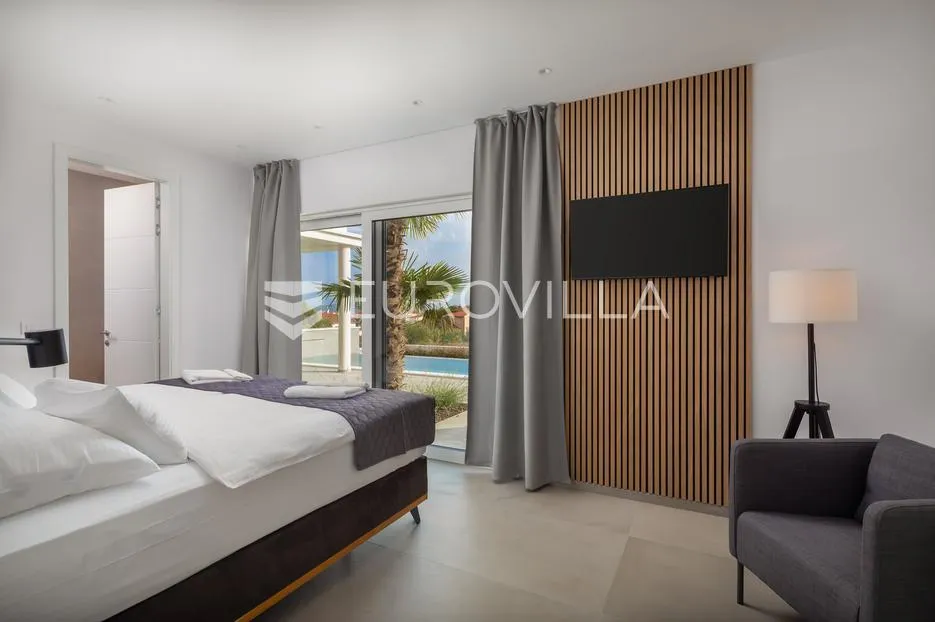 vodice, moderna vila s bazenom i pogledom na more, 332,92 m² - slika 10