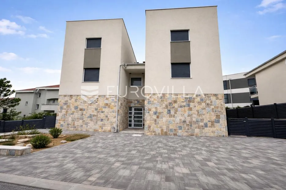 Pag, Šimuni, četverosoban penthouse u novogradnji, 100 m od mora - Šimuni, Pag